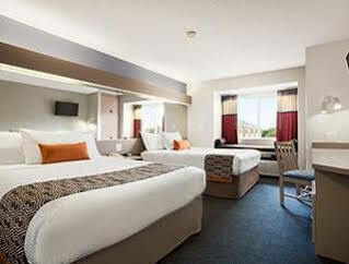 Hotel Microtel By Wyndham East